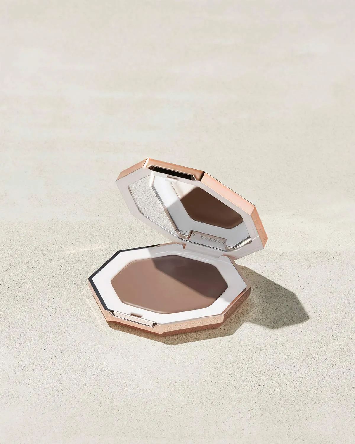 Cheeks Out Freestyle Cream Bronzer  Amber