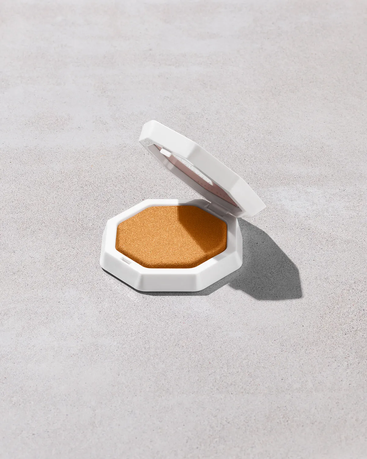 Demi'glow Light-Diffusing Highlighter  Rich Hunnie