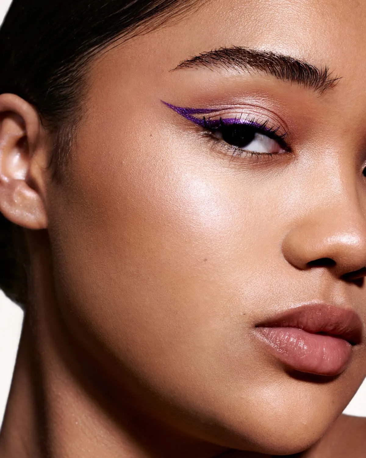 Glitty Lid Shimmer Liquid Eyeliner  Amethyzz