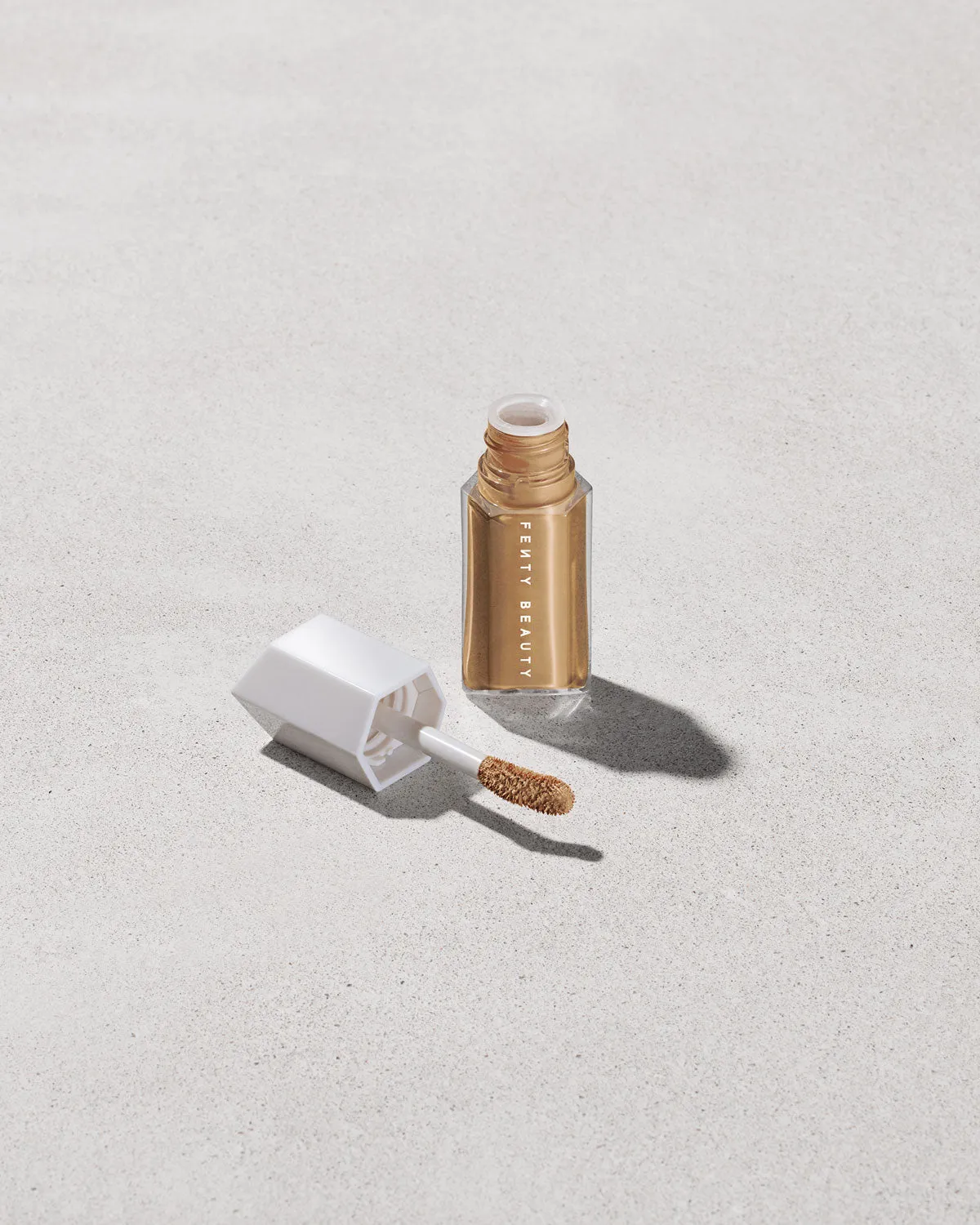 We're Even Hydrating Longwear Concealer  370N