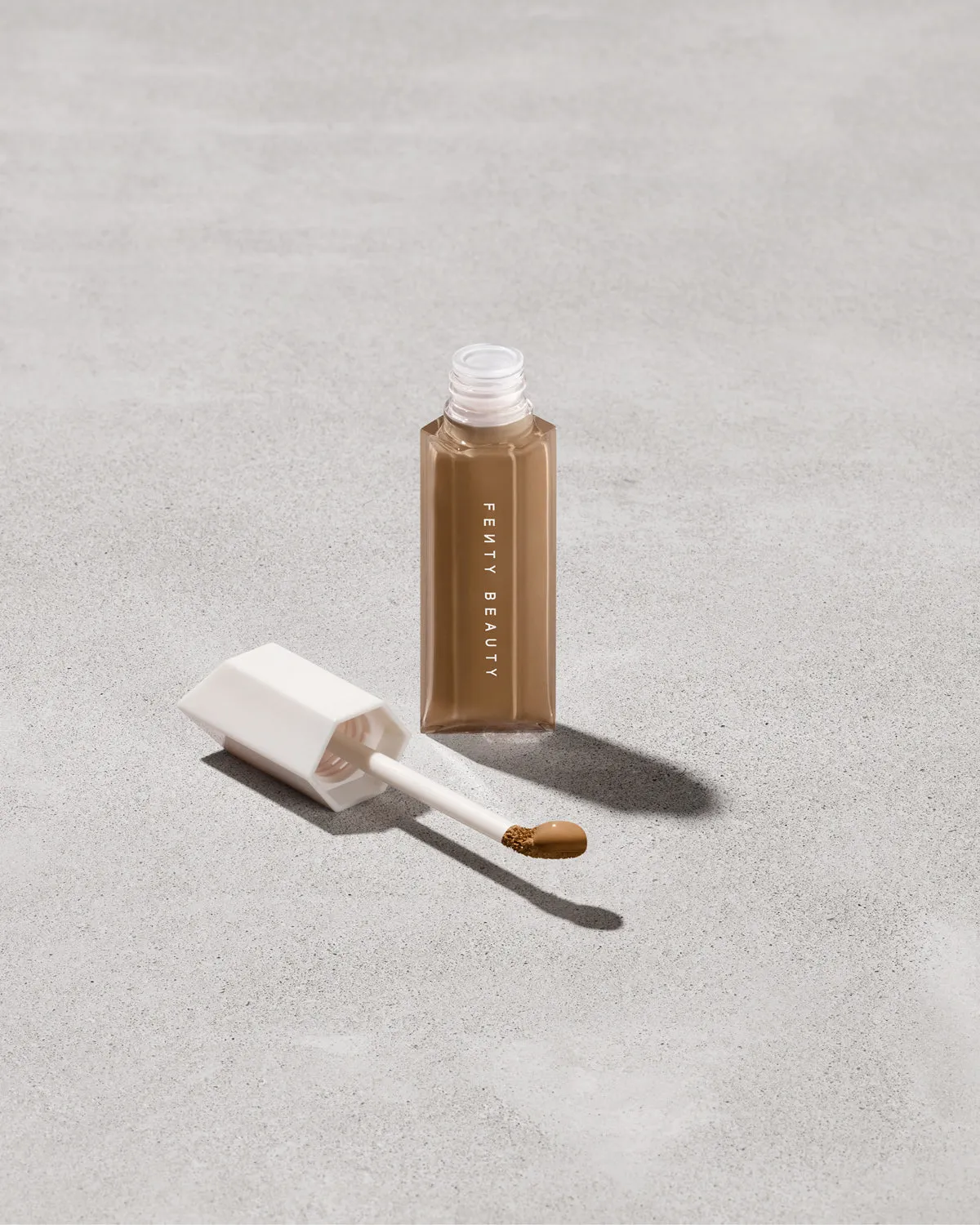 We're Even Hydrating Longwear Concealer  370N