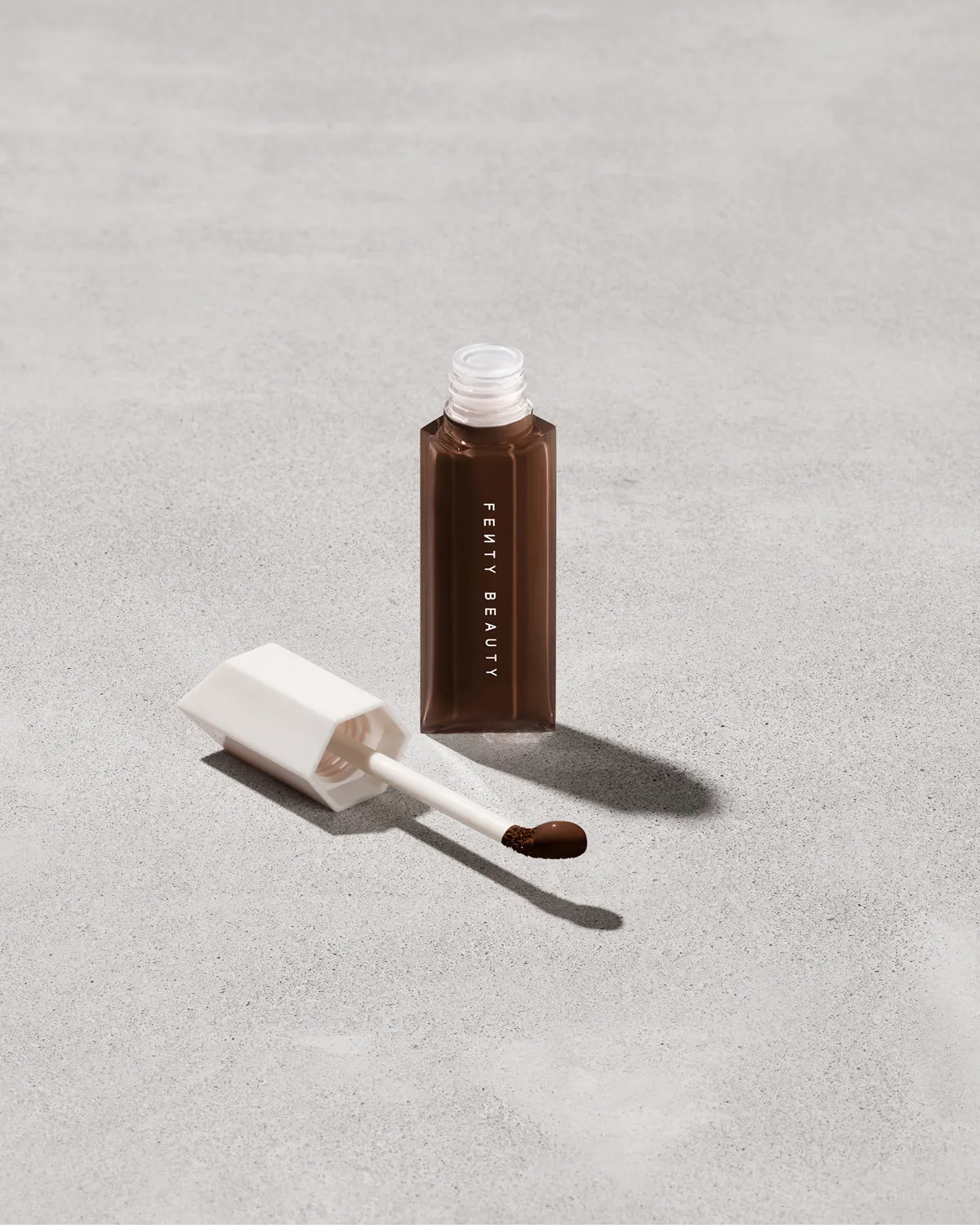 We're Even Hydrating Longwear Concealer  495C